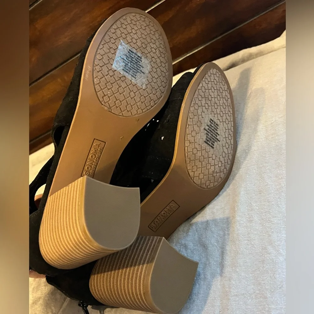 Size 10- black ankle booties with cutout design